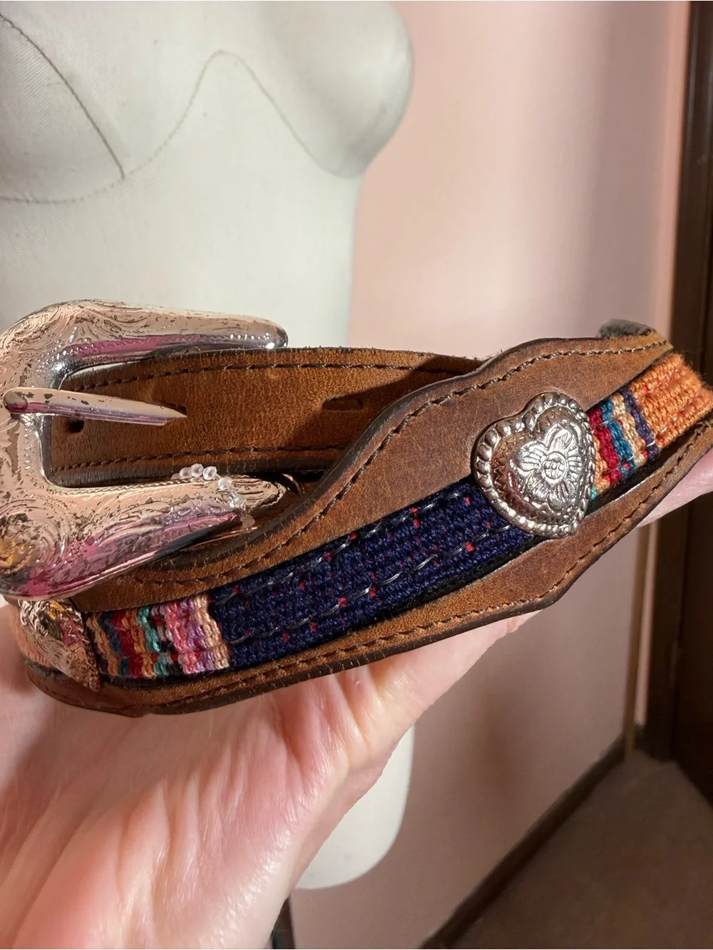 Vintage southwestern leather silver Heart Concho Skinny rodeo princess Belt 32 - Picture 9 of 17